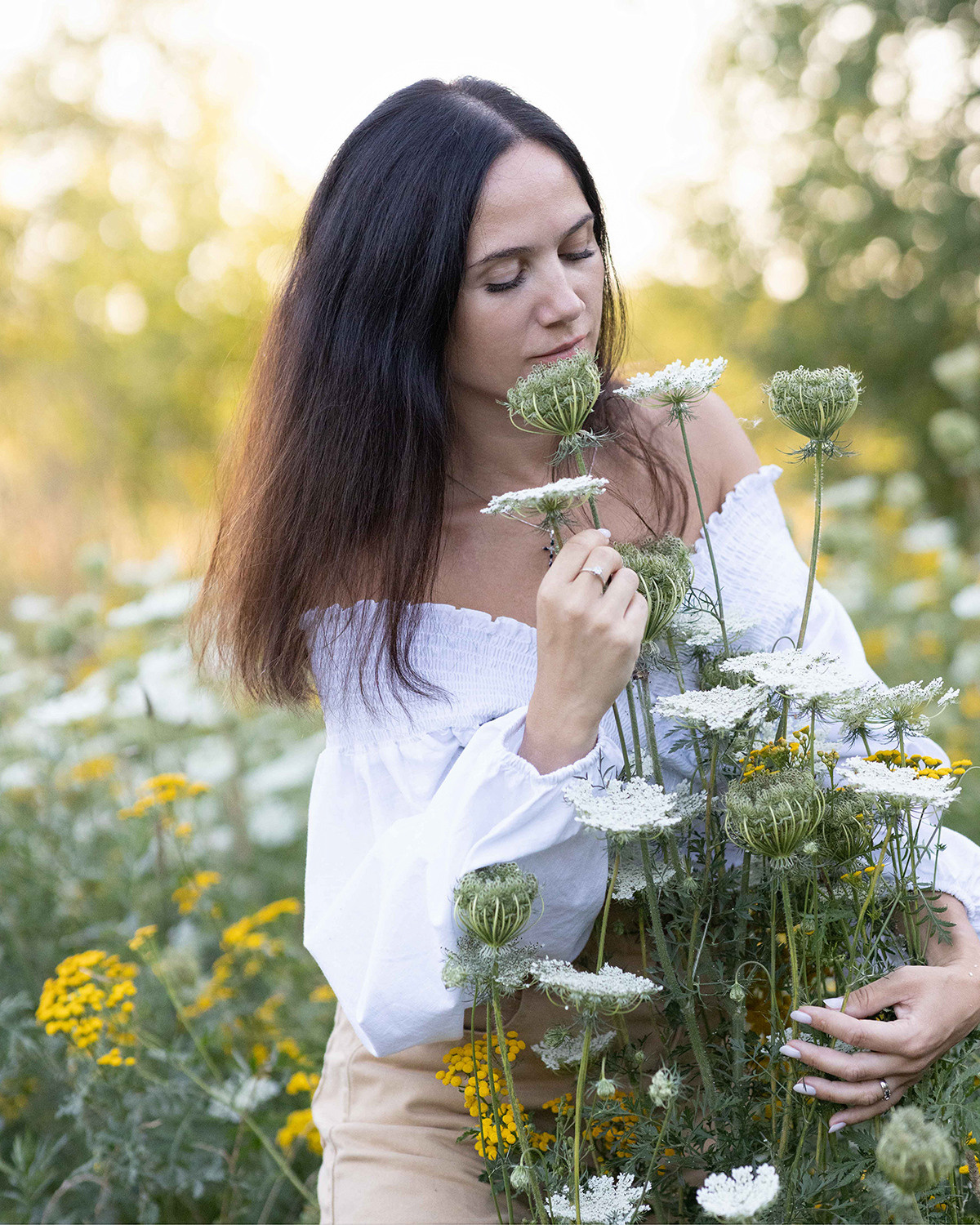 Фото с полевыми цветами. Портретный фотограф Екатерина Лысенко, Москва