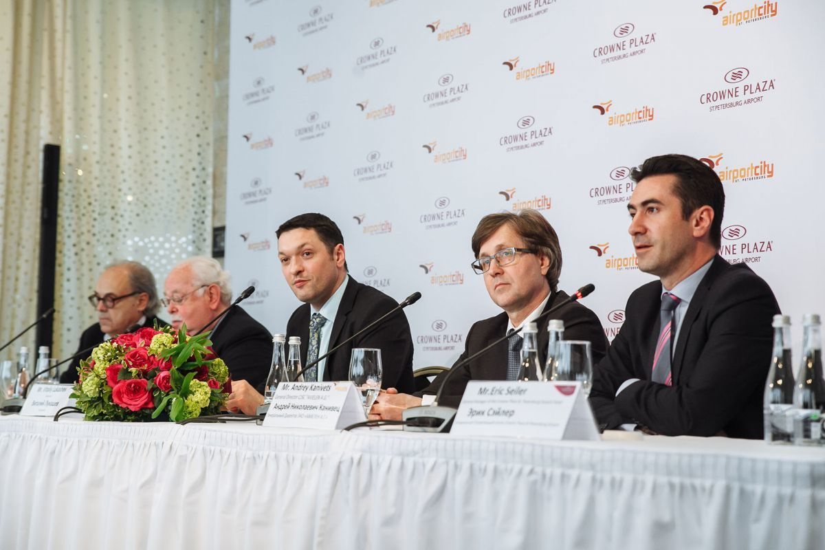 Репортажная съемка мероприятия в честь дня рождения Crown Plaza Hotel. Свадебный фотограф СПБ Михаил Песиков