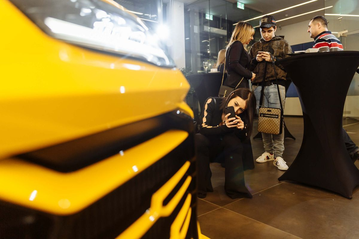 Репортажная съемка презентации Lamborghini Urus. Свадебный фотограф СПБ Михаил Песиков