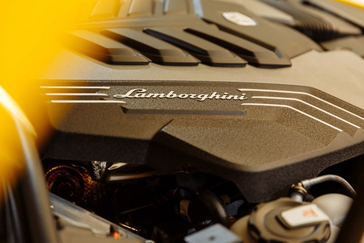 Репортажная съемка презентации Lamborghini Urus. Свадебный фотограф СПБ Михаил Песиков