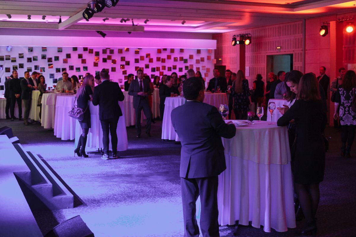 Репортажная съемка мероприятия в честь дня рождения Crown Plaza Hotel. Свадебный фотограф СПБ Михаил Песиков