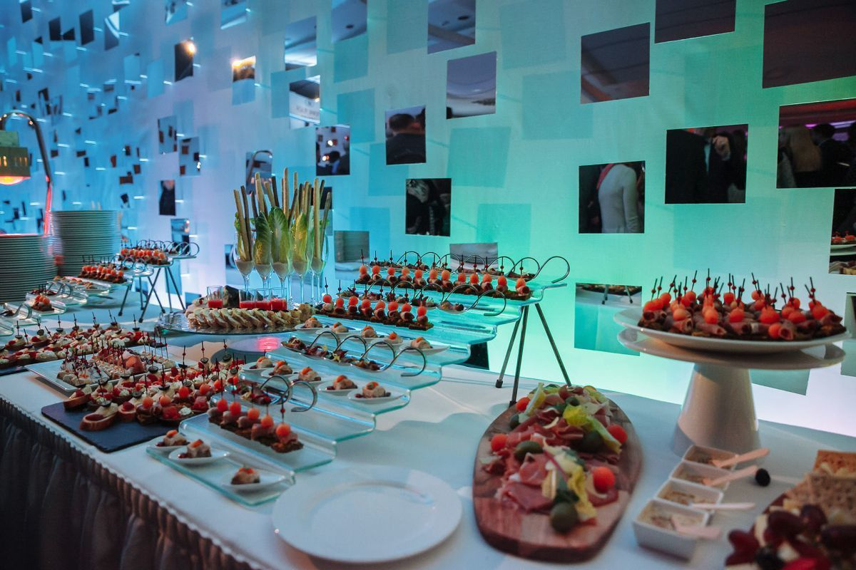 Репортажная съемка мероприятия в честь дня рождения Crown Plaza Hotel. Свадебный фотограф СПБ Михаил Песиков