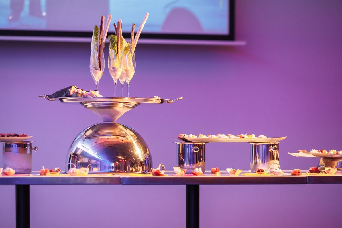 Репортажная съемка мероприятия в честь дня рождения Crown Plaza Hotel. Свадебный фотограф СПБ Михаил Песиков