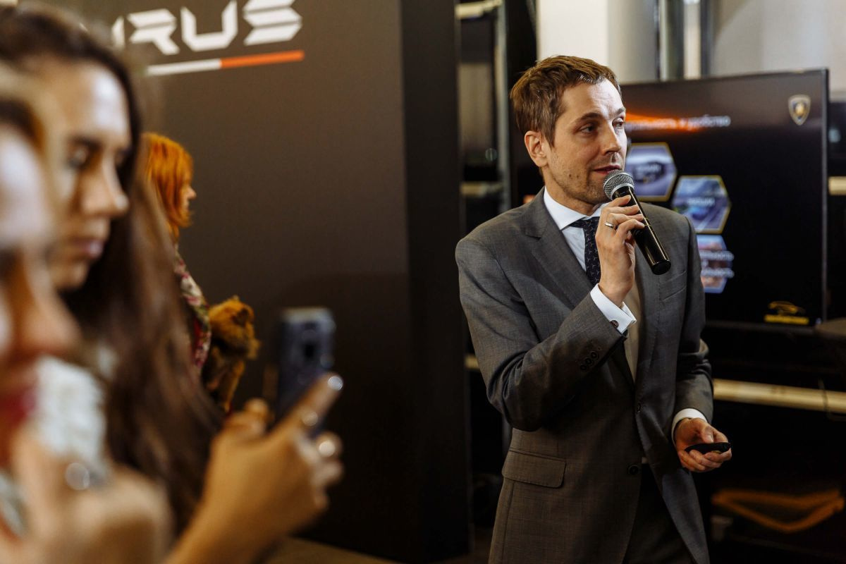 Репортажная съемка презентации Lamborghini Urus. Свадебный фотограф СПБ Михаил Песиков