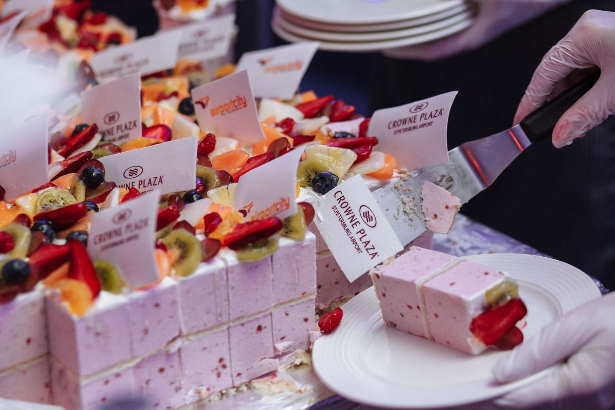 Репортажная съемка мероприятия в честь дня рождения Crown Plaza Hotel. Свадебный фотограф СПБ Михаил Песиков