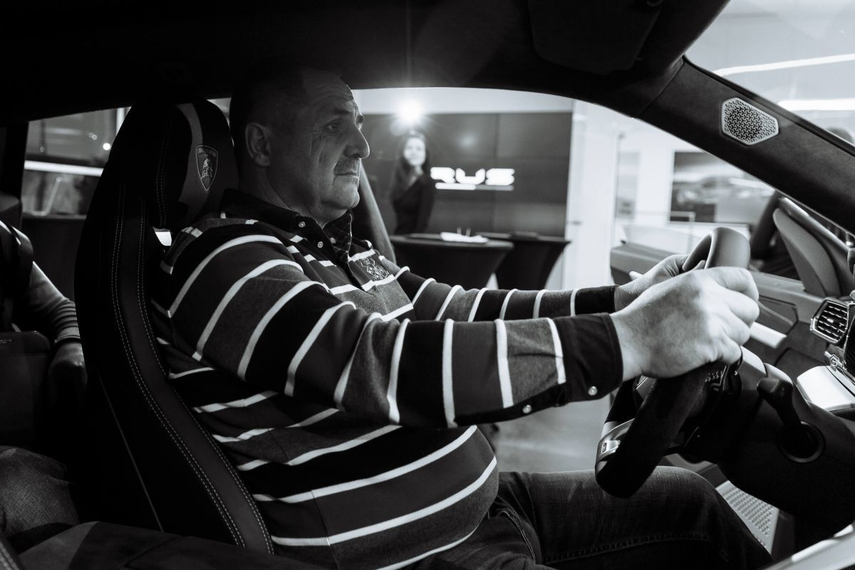 Репортажная съемка презентации Lamborghini Urus. Свадебный фотограф СПБ Михаил Песиков