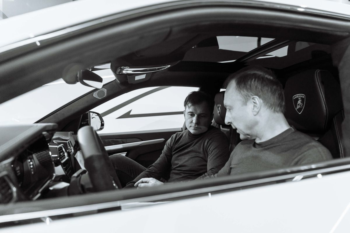 Репортажная съемка презентации Lamborghini Urus. Свадебный фотограф СПБ Михаил Песиков