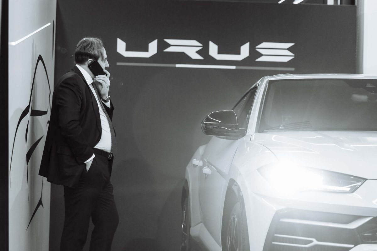 Репортажная съемка презентации Lamborghini Urus. Свадебный фотограф СПБ Михаил Песиков