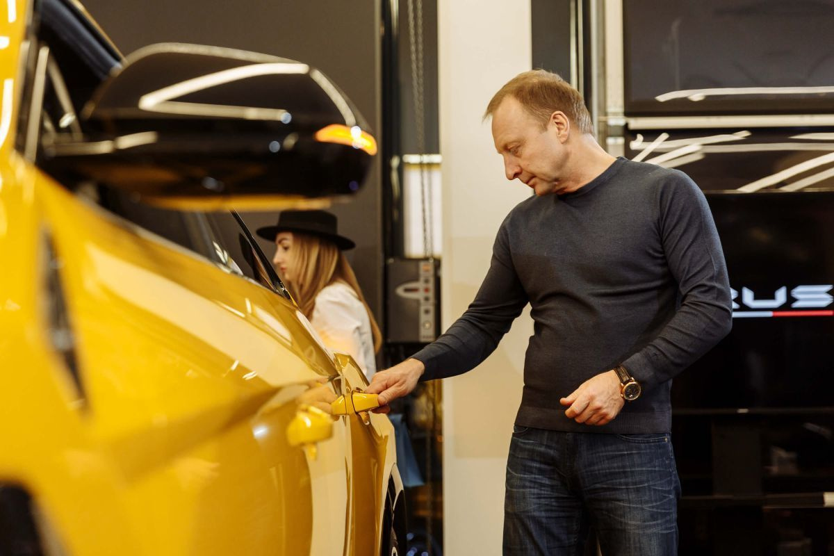 Репортажная съемка презентации Lamborghini Urus. Свадебный фотограф СПБ Михаил Песиков