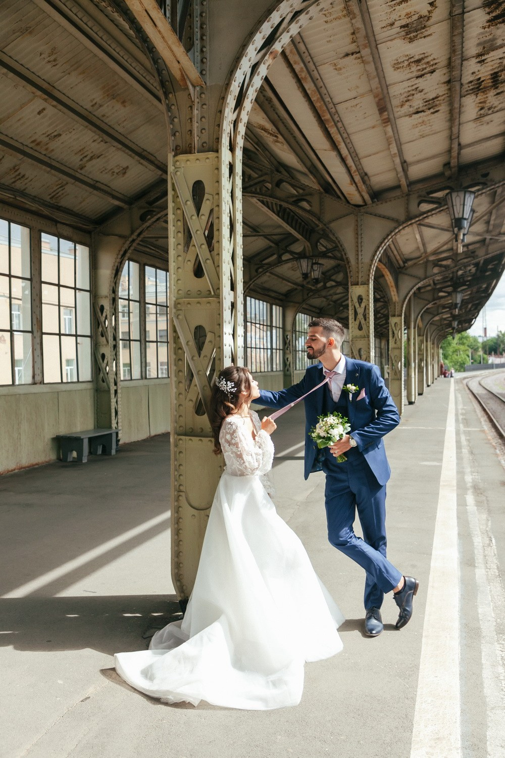 Свадебная фотопрогулка по СПб. Фотограф крещение венчание в Петербурге! Помогает подобрать храм и посоветовал душевного батюшку в СПб