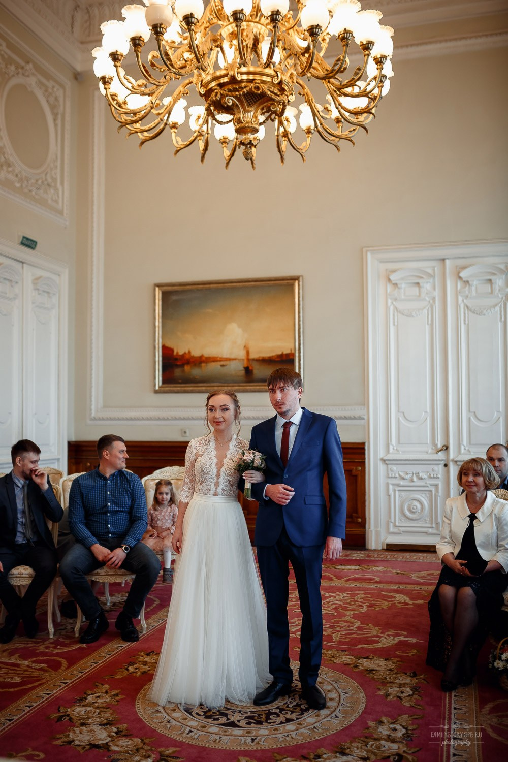 Свадебная фотосессия в ЗАГСе. Свадебный фотограф в Санкт-Петербурге Антон Владимиров
