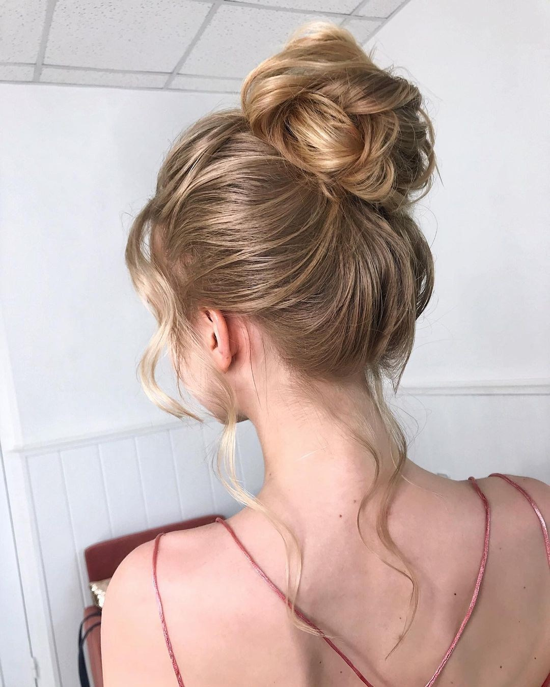 Собранные прически. Свадебный стилист по прическам и макияжу в Ростове-на-Дону Даниэла Дар