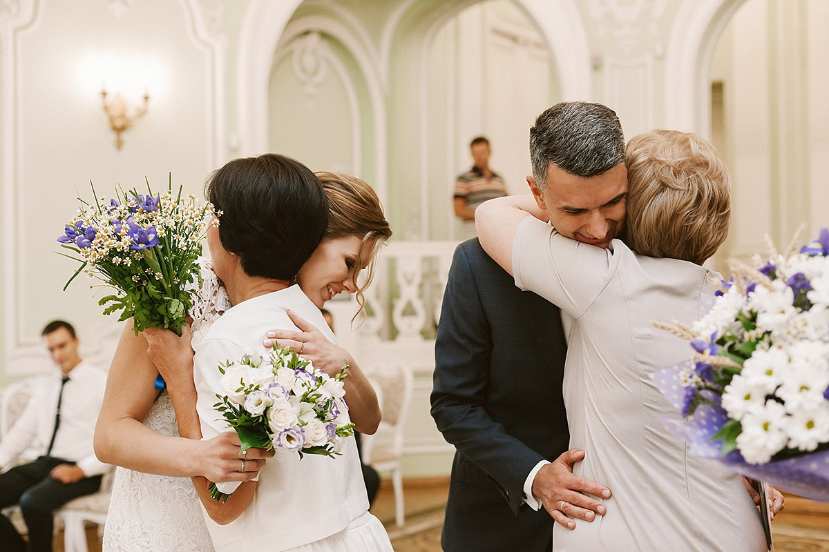 мсвадебный торт заказать, свадебный букет купить, костюм для жениха на свадьбу, свадебный салон спб, бутоньерка на свадьбу, где провести свадьбу в спб