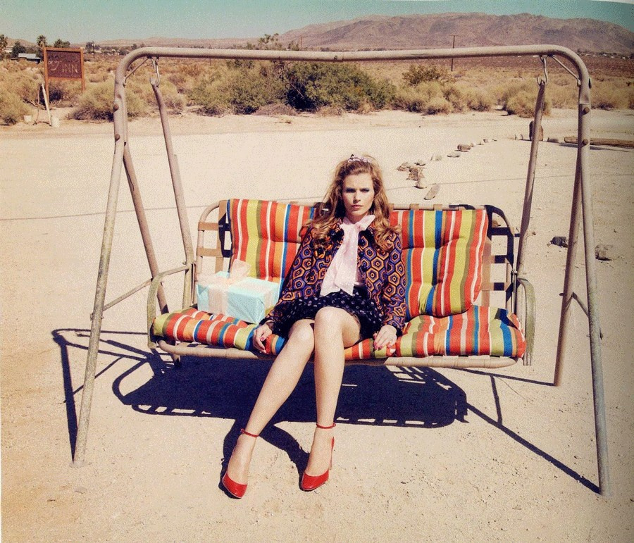 цветная фотография Уильяма Эгглстона с городской сценой