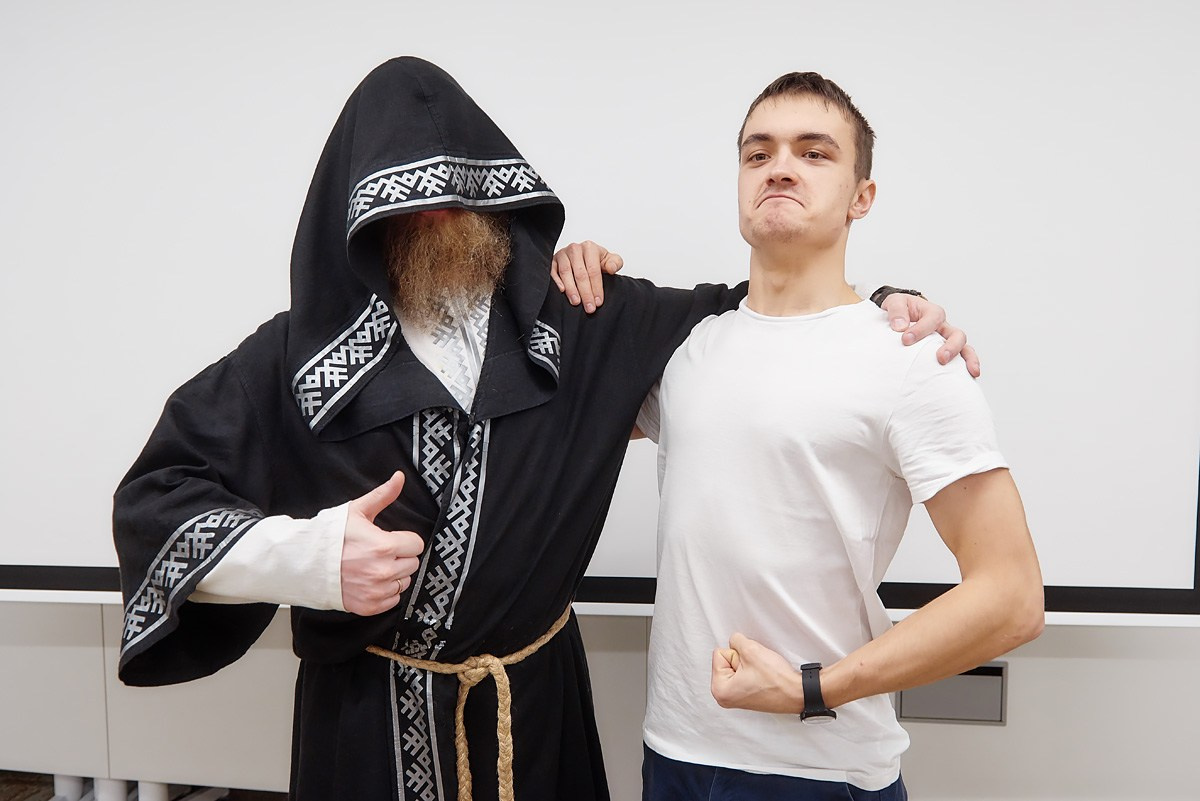 Нейромонах Феофан в Avito. Репортажный фотограф в Москве Вадим Францев