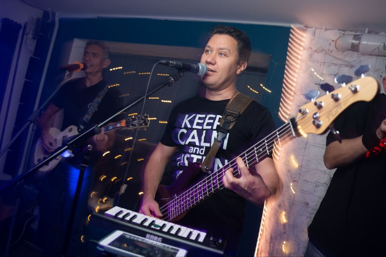 Фото. Московская кавер-группа BankBand