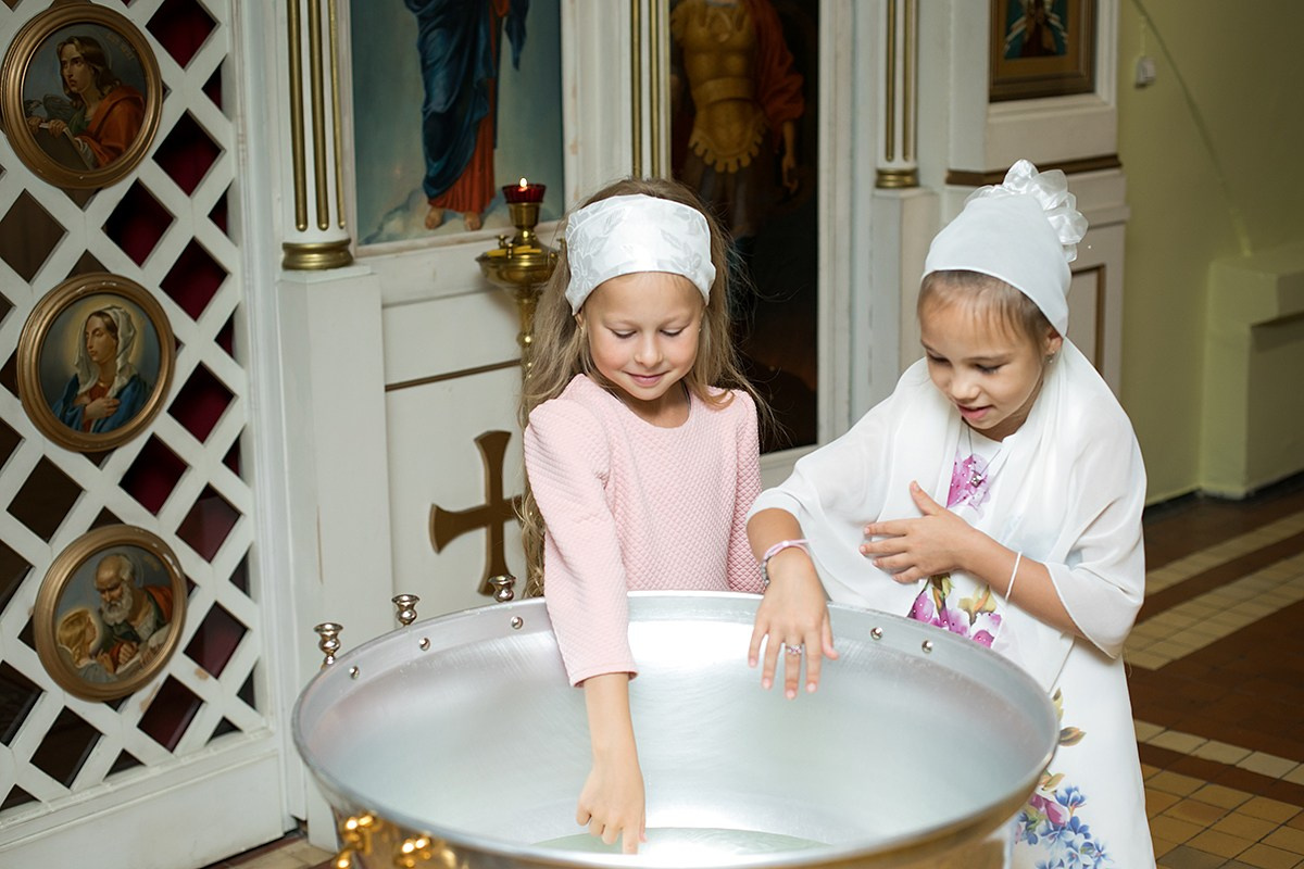 лучшие храмы в санкт петербурге, где провести крестины, сколько стоит крещение в санкт петербурге, крестят ли в соборе