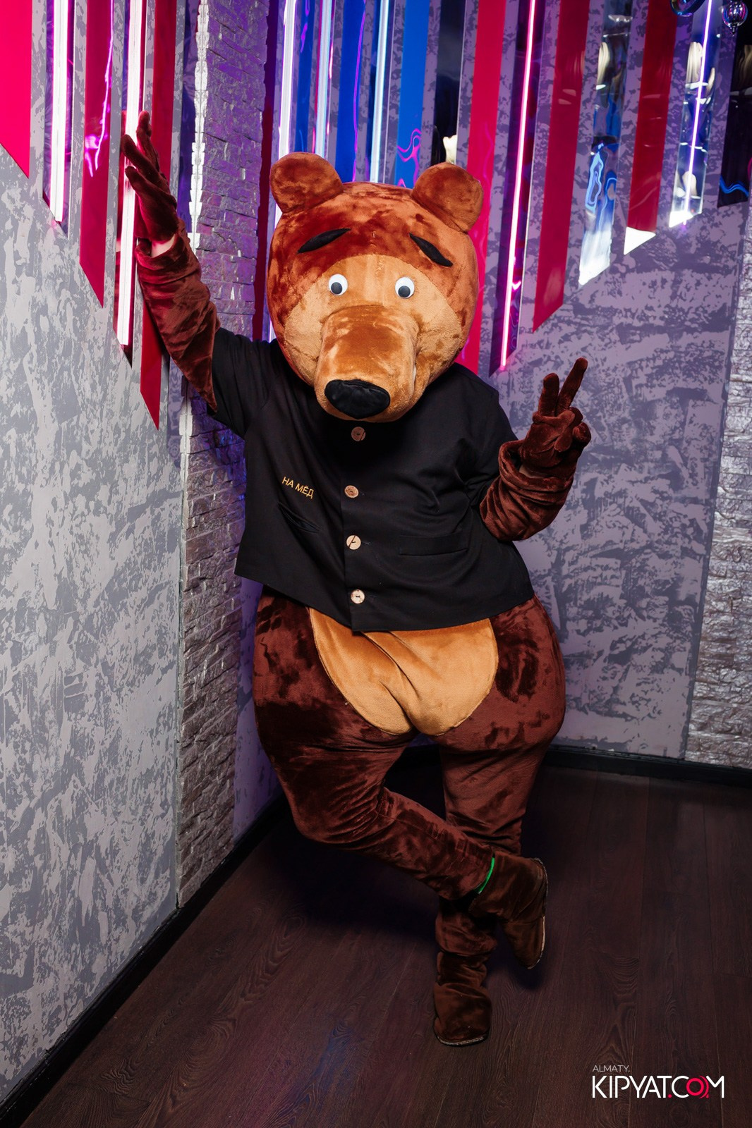 УХО И МЕДВЕДЬ НА ГАГАРИНА. КИПЯТКОМ АЛМАТЫ!