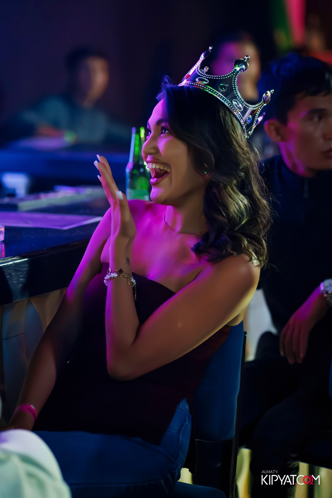 UYAT EMES BAR. КИПЯТКОМ АЛМАТЫ!