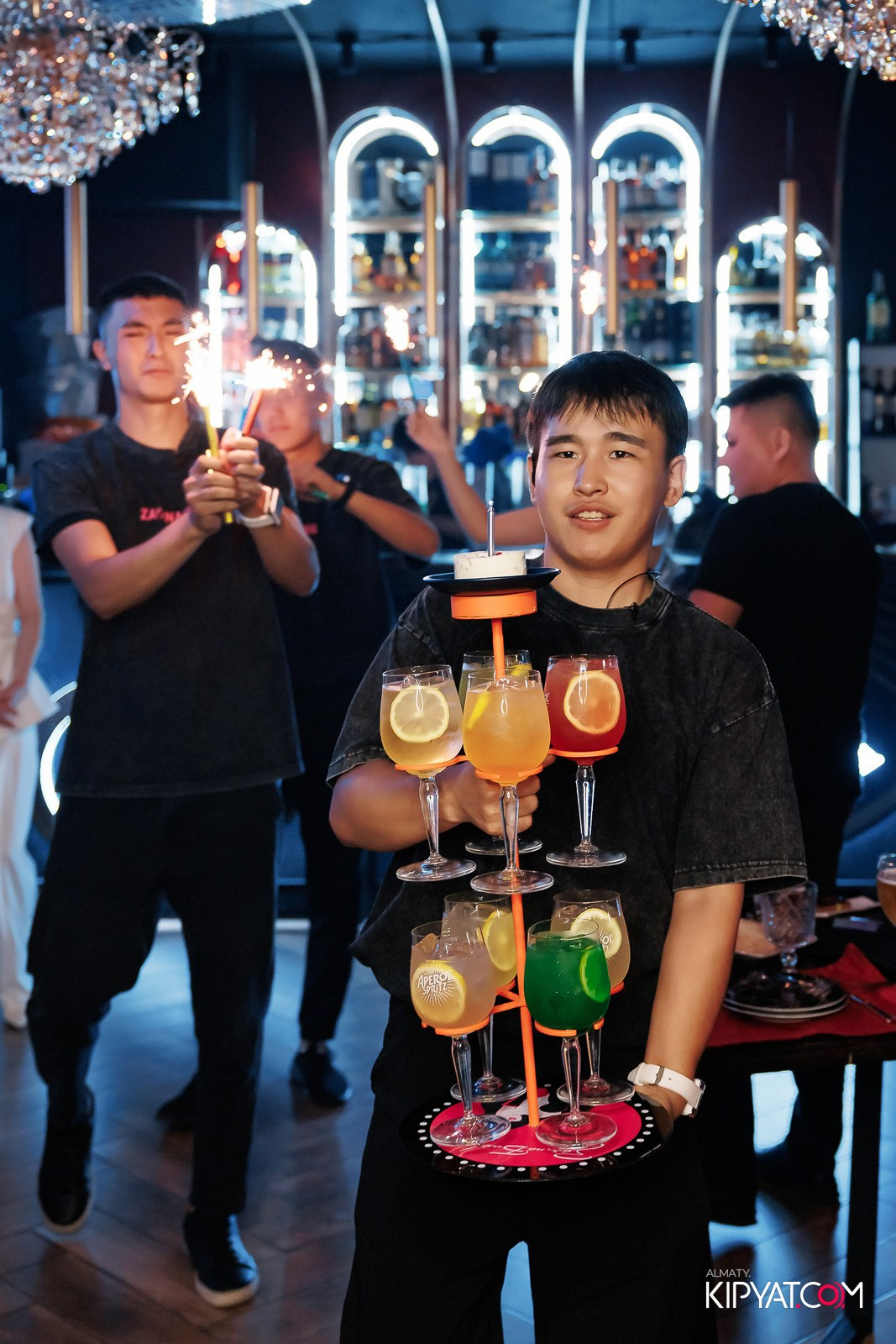 ЗАЯ, НА БИС. КИПЯТКОМ АЛМАТЫ!