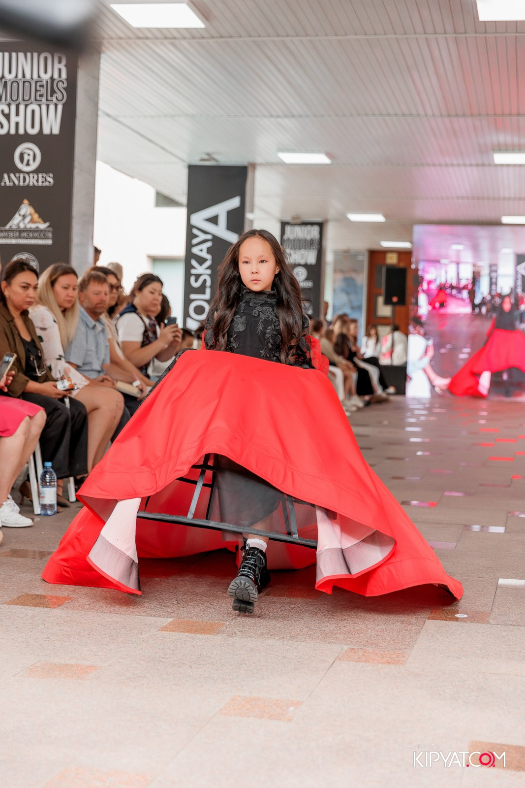 JUNIOR FASHION SHOW. КИПЯТКОМ АЛМАТЫ!