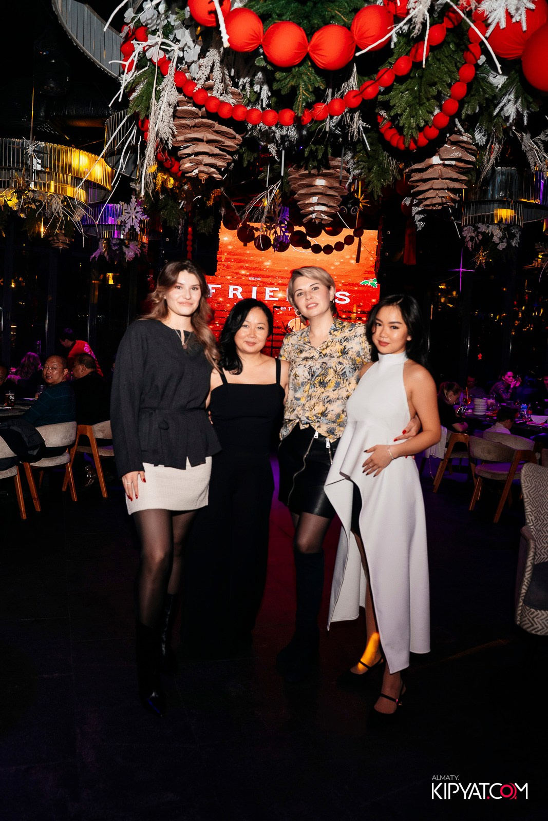 FRIENDS BAR & TERRACE. КИПЯТКОМ АЛМАТЫ! Фотосъемка мероприятий в Алматы