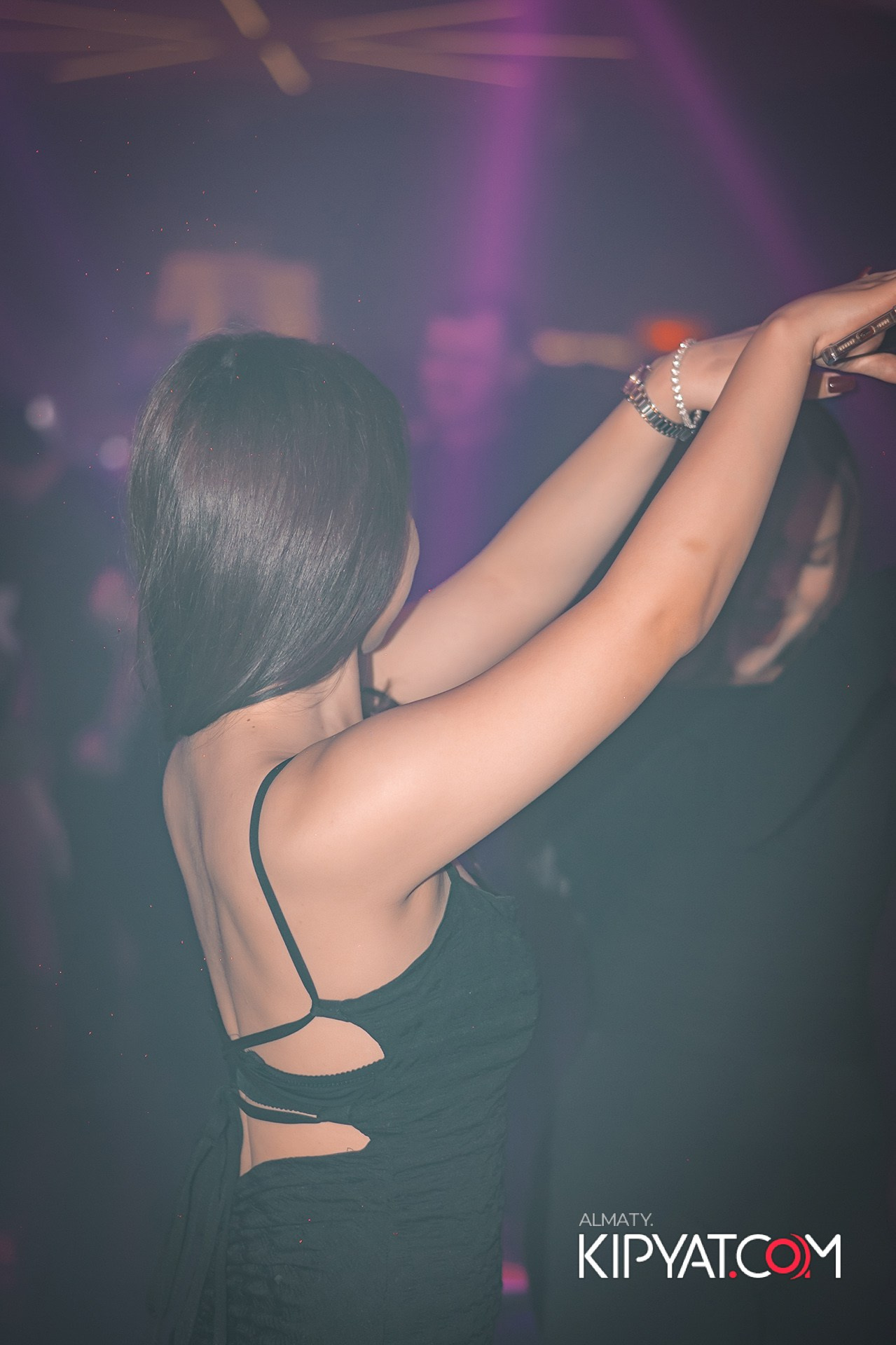 SANTA BARBARA ВЫСТУПЛЕНИЕ ГРУППЫ БРАТЬЯ ГРИММ. КИПЯТКОМ АЛМАТЫ!