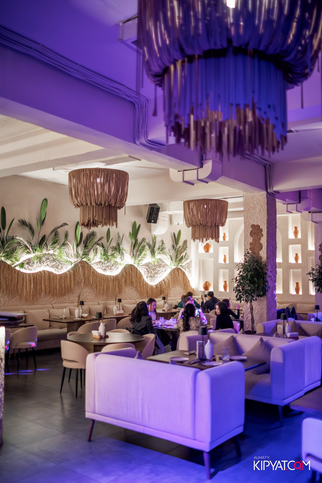 BAY RESTAURANT & BAR. КИПЯТКОМ АЛМАТЫ!