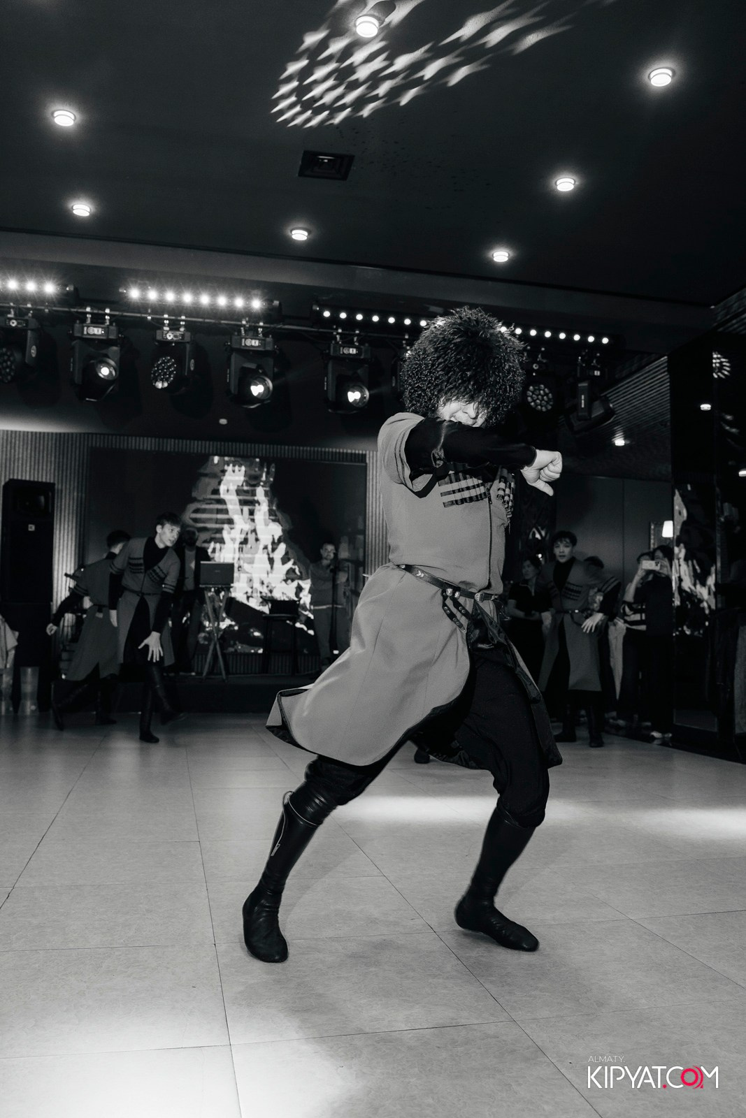 РЕСТОРАН ВЕСЕЛИДЗЕ НА АБАЯ. КИПЯТКОМ АЛМАТЫ!