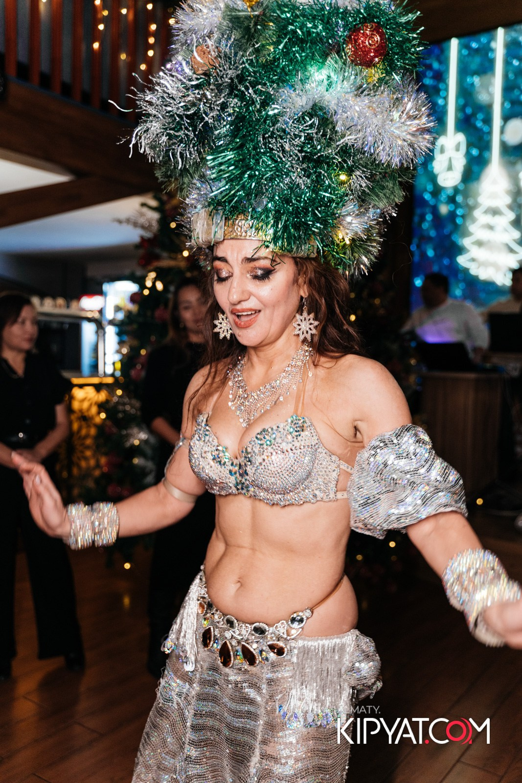 ГРУЗИНСКИЙ ДВОР НА КАБАНБАЙ БАТЫРА. КИПЯТКОМ АЛМАТЫ!