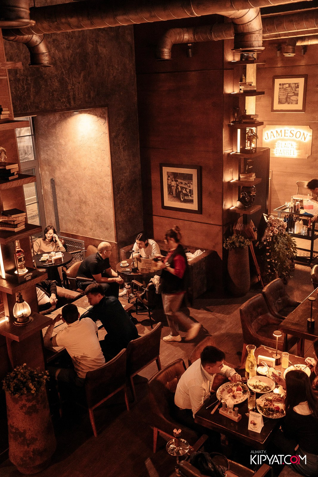 РЕСТО-БАР СКАНДАЛИСТЪ. КИПЯТКОМ АЛМАТЫ! Фотосъемка мероприятий в Алматы