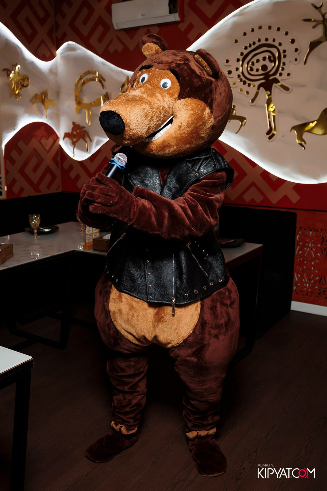 УХО И МЕДВЕДЬ НА ГАГАРИНА. КИПЯТКОМ АЛМАТЫ! Фотосъемка мероприятий в Алматы