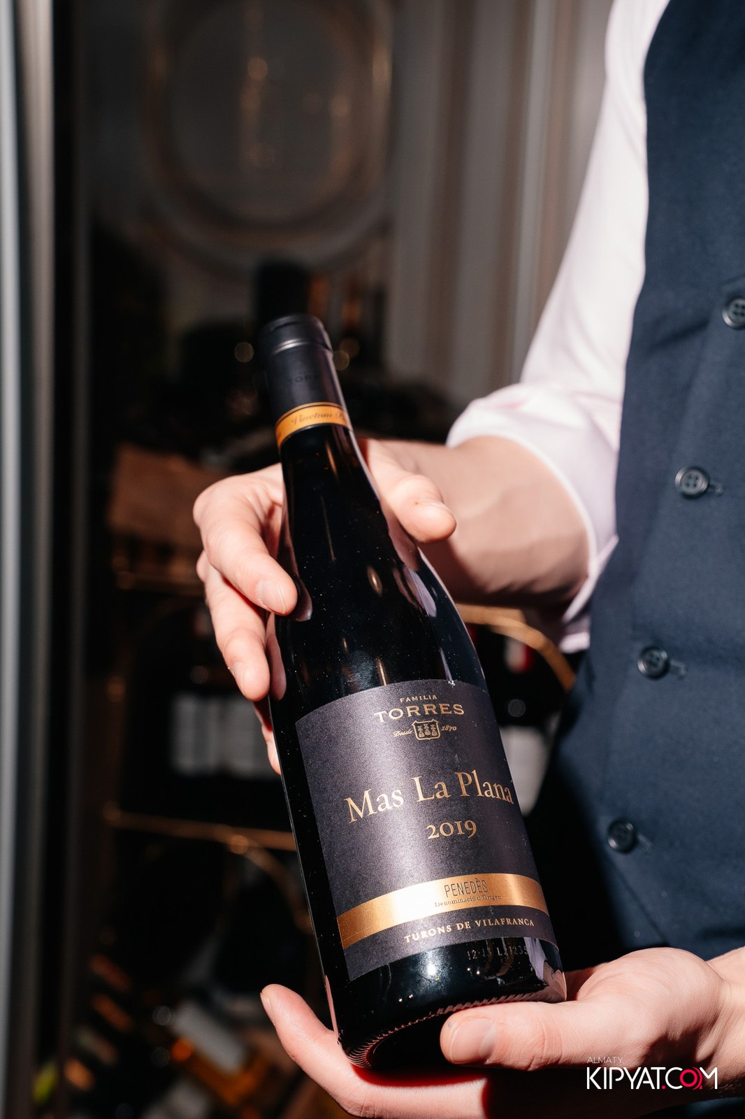 LAUREATE GRAND CAFÉ. КИПЯТКОМ АЛМАТЫ!