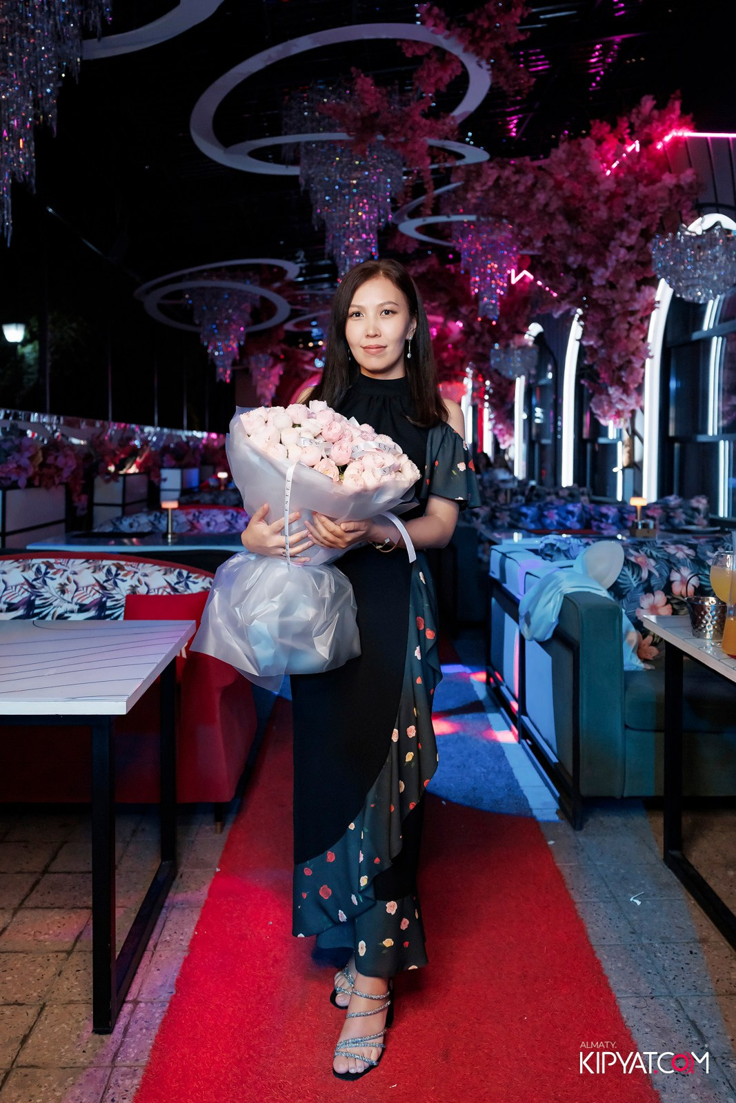 ЗАЯ, НА БИС. КИПЯТКОМ АЛМАТЫ!