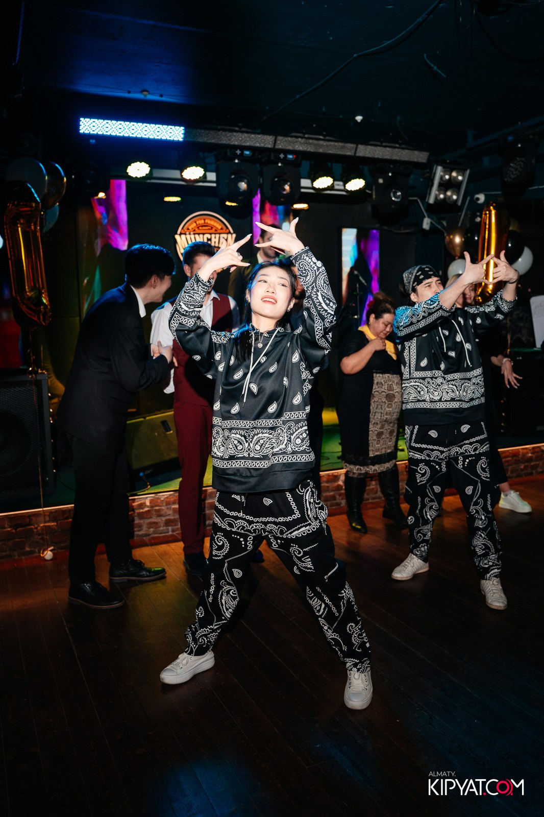 ДЕНЬ РОЖДЕНИЯ — MUNCHEN PUB NA PANFILOVA. КИПЯТКОМ АЛМАТЫ!