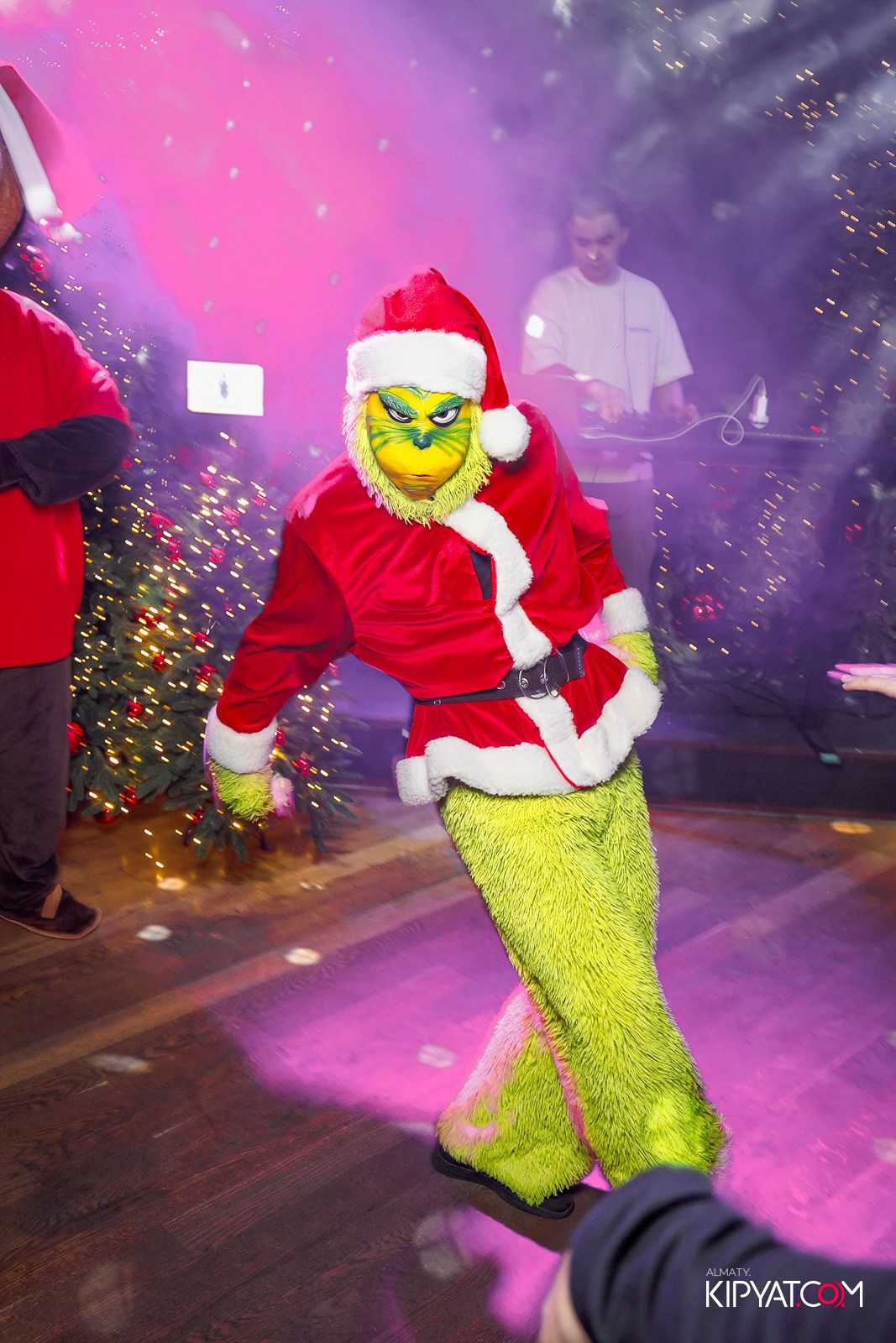 УХО И МЕДВЕДЬ НА КУРМАНГАЗЫ. КИПЯТКОМ АЛМАТЫ! Фотосъемка мероприятий в Алматы