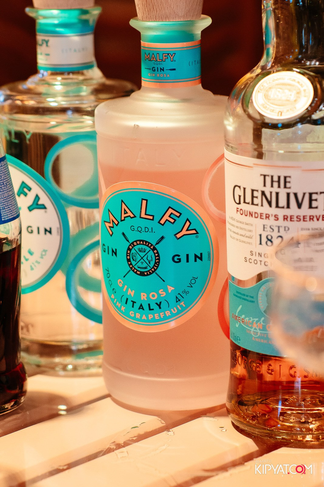 MOOD KARAOKE & TERRACE. КИПЯТКОМ АЛМАТЫ!