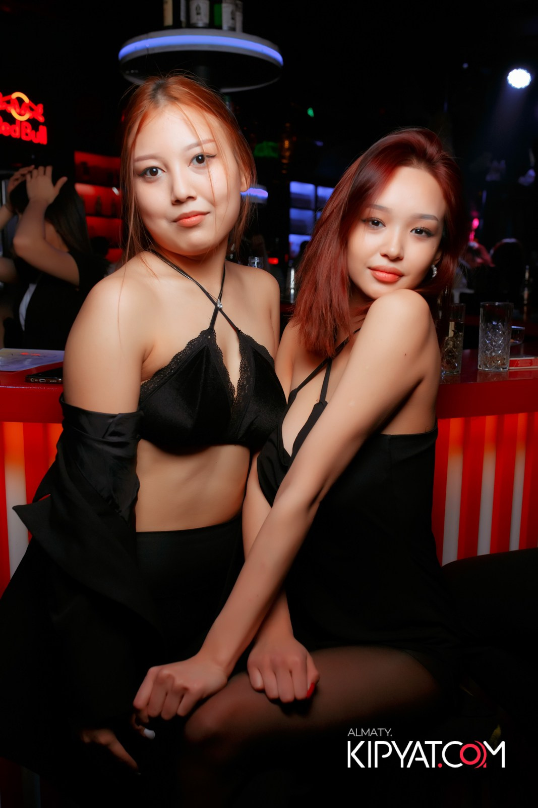 UYAT EMES BAR. КИПЯТКОМ АЛМАТЫ!