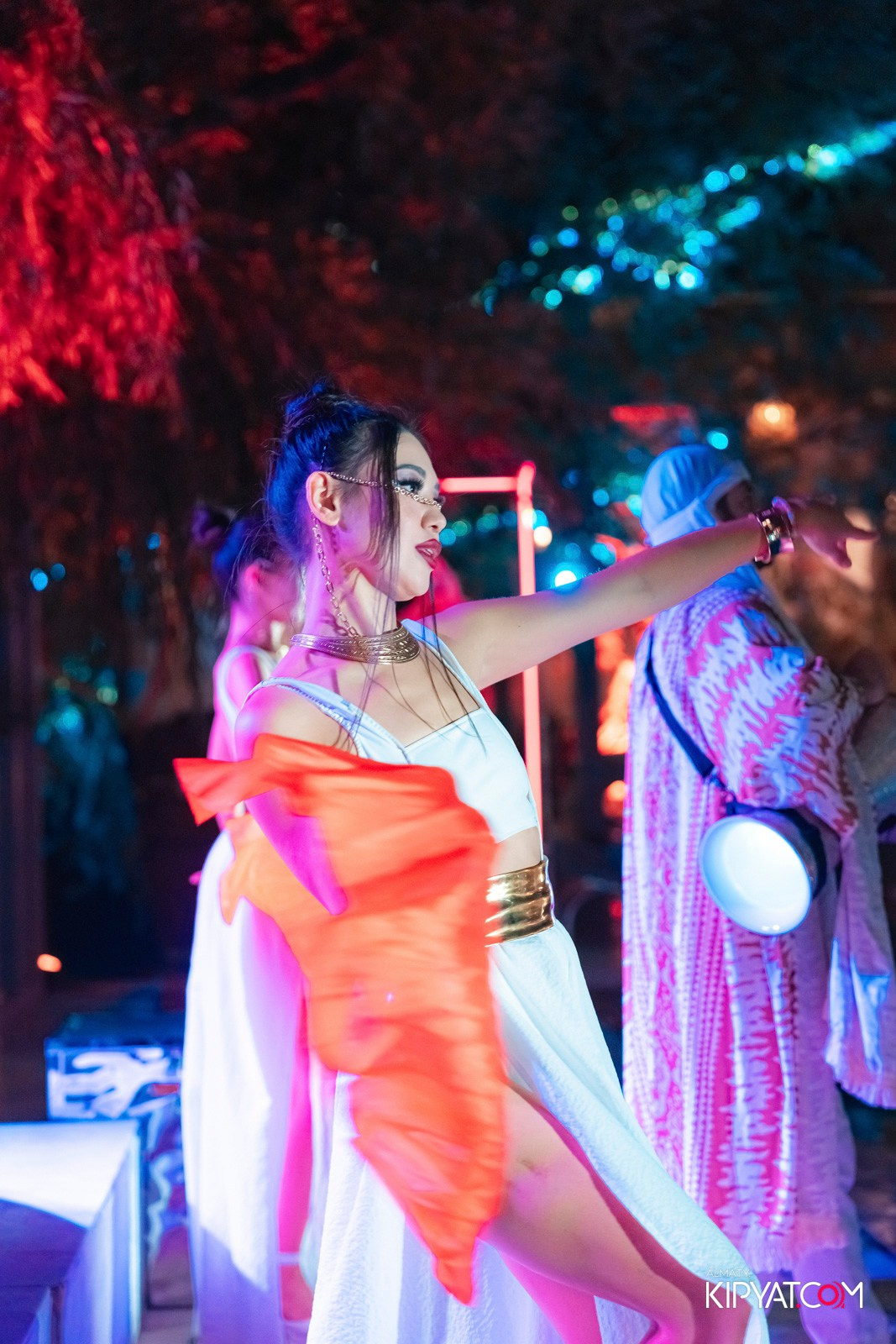 EDEN POOL & BAR. КИПЯТКОМ АЛМАТЫ!