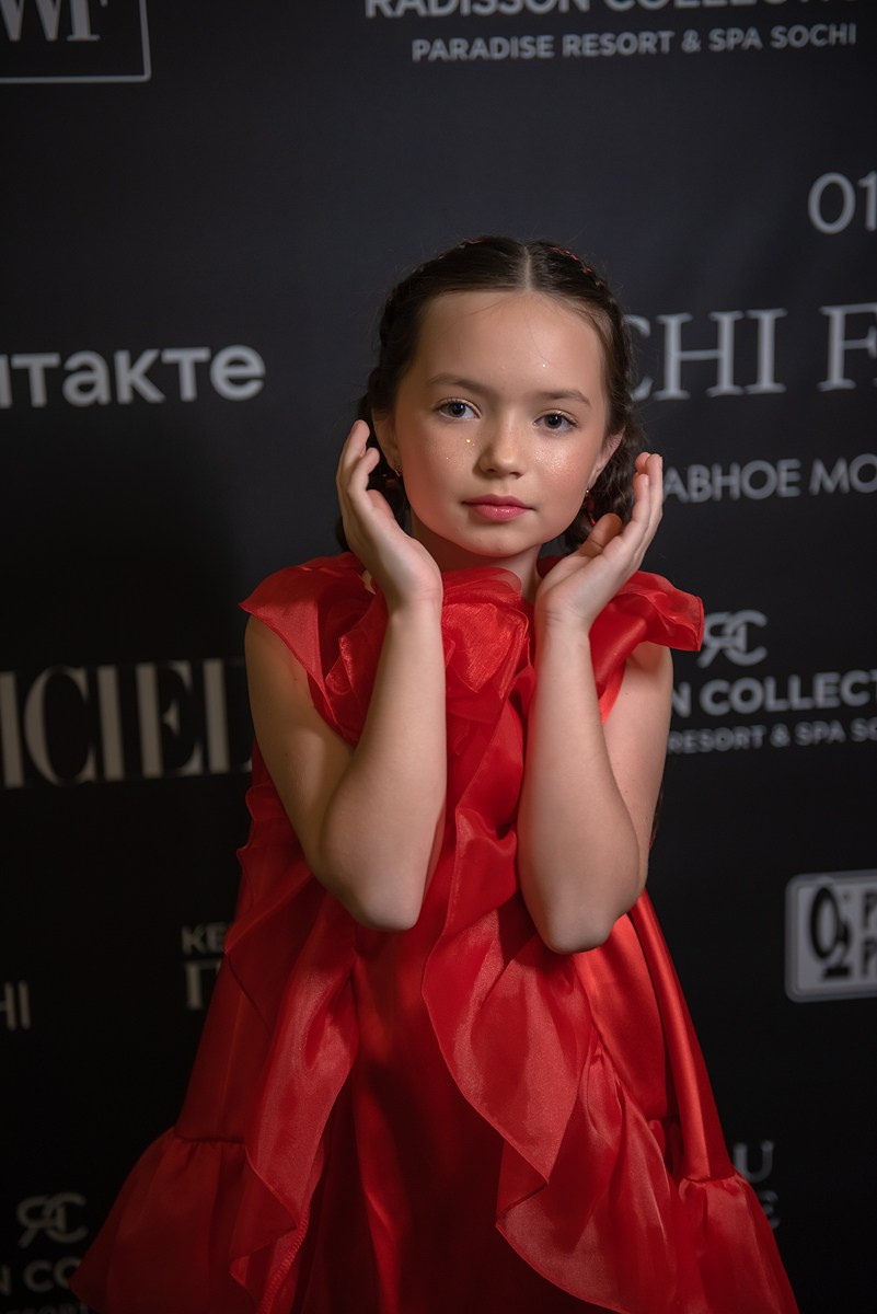 SochiFashionWeek2024 дизайнер Анохина Светлана. Семейный и коммерческий фотограф в Сочи Александр Бодунов