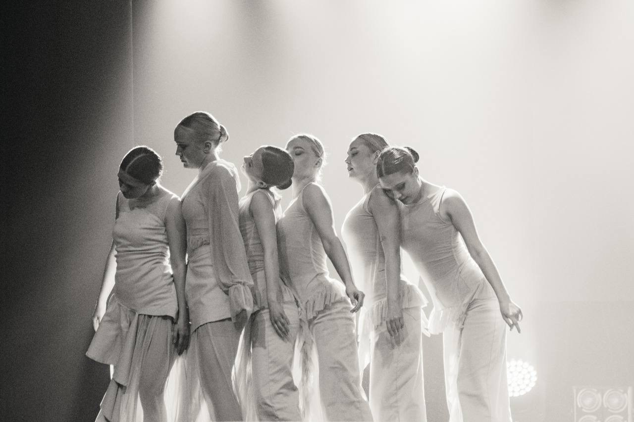 Выступления на сценах и уличных площадках. Танцевальная шоу-группа «GRANAT»