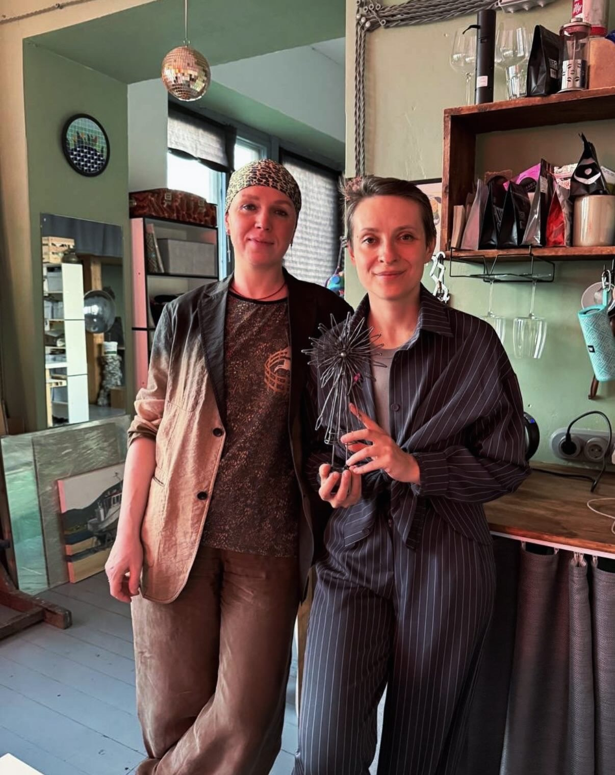 Астра_Полярный рацвет / Россия / Мурманск / ул. Ленина 5 / 2025. Художник — скульптор Антонина Фатхуллина