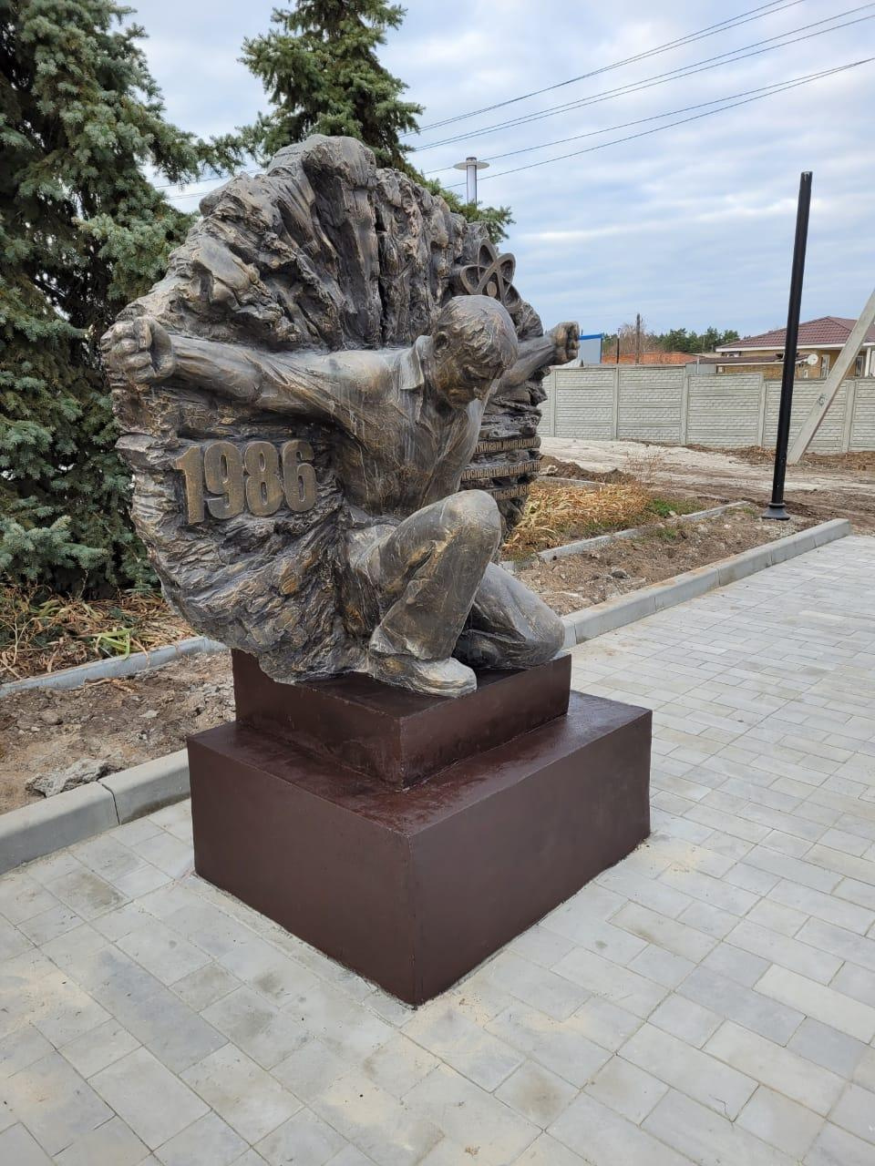 Альбом памятников и мемориалов. Автор Лындин Дмитрий Васильевич. Лындин Дмитрий Васильевич — официальный сайт скульптора