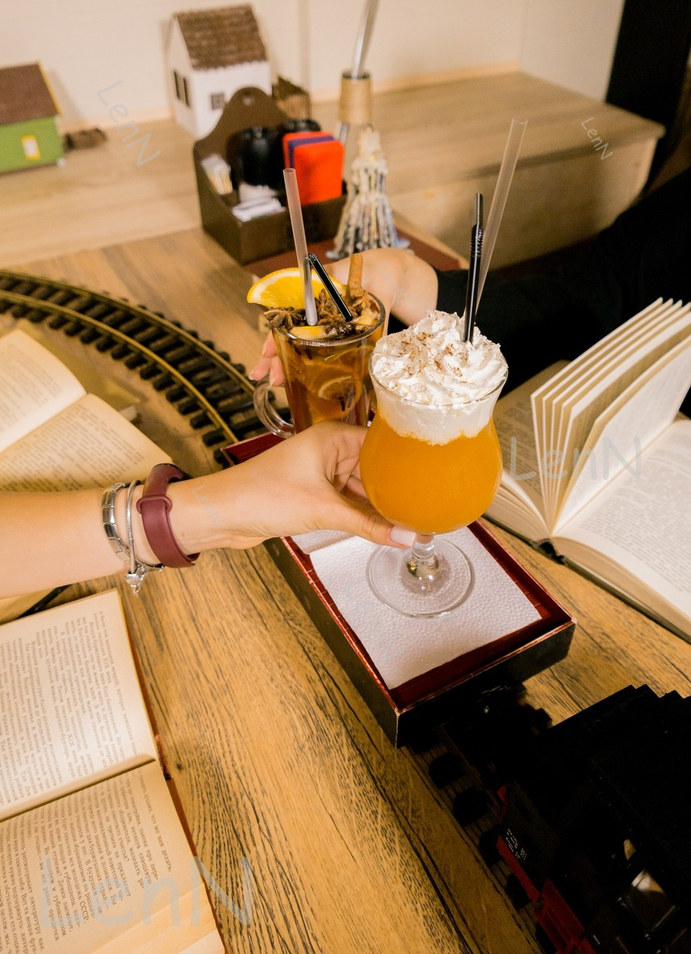 Фото-контент для кафе и ресторанов. AI Фотограф Краснодар: мужские и женские фотосессии, стилизация съемки. Нейро-фотосессии онлайн