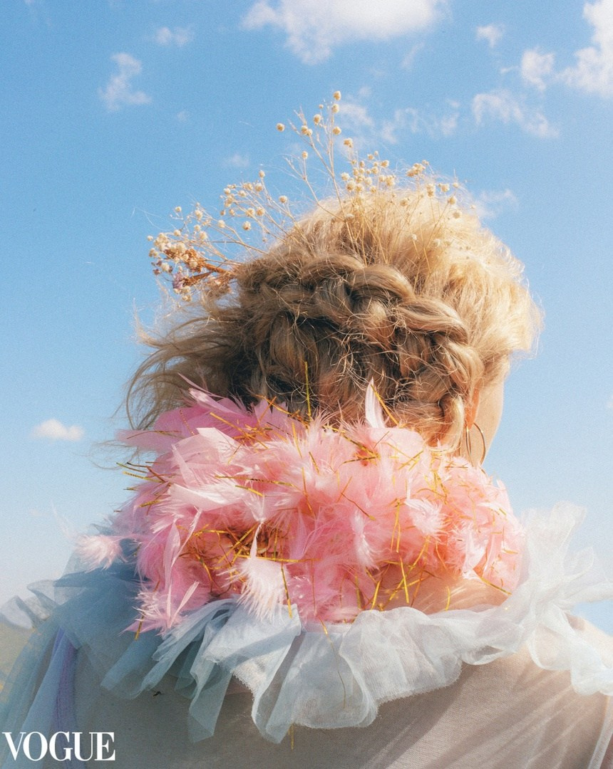 Цветы, прическа фото Vogue, лето, летнее фото