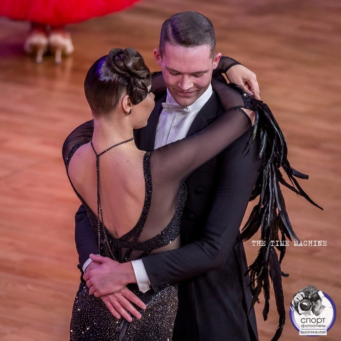 DANCE. Фотограф для маркетплейсов Михаил Бове