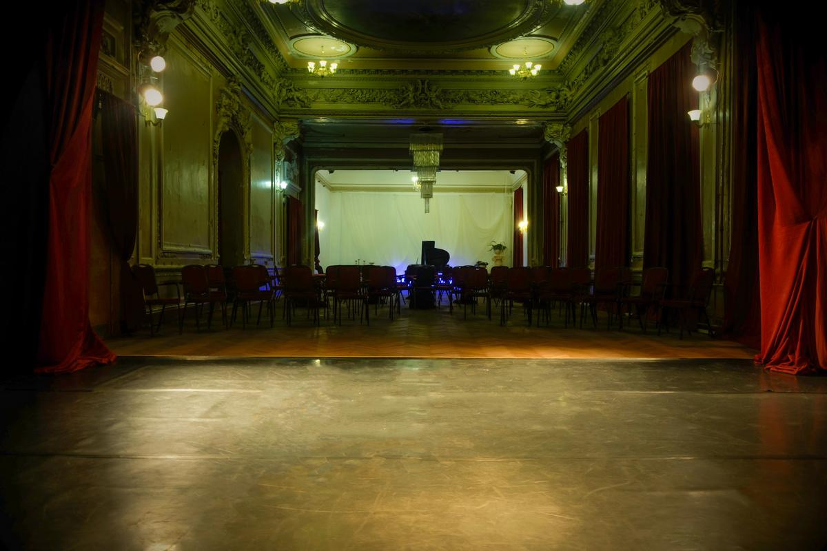 Аренда театрально-концертного зала под спектакли и концерты. Дом Шрёдера