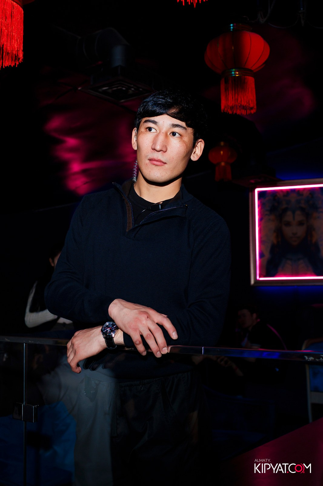 UYAT EMES BAR. КИПЯТКОМ АЛМАТЫ!