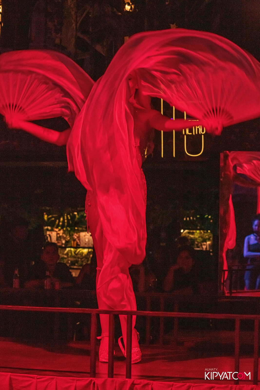 БАЛ НЕЧИСТИ В HIT RETRO. КИПЯТКОМ АЛМАТЫ!