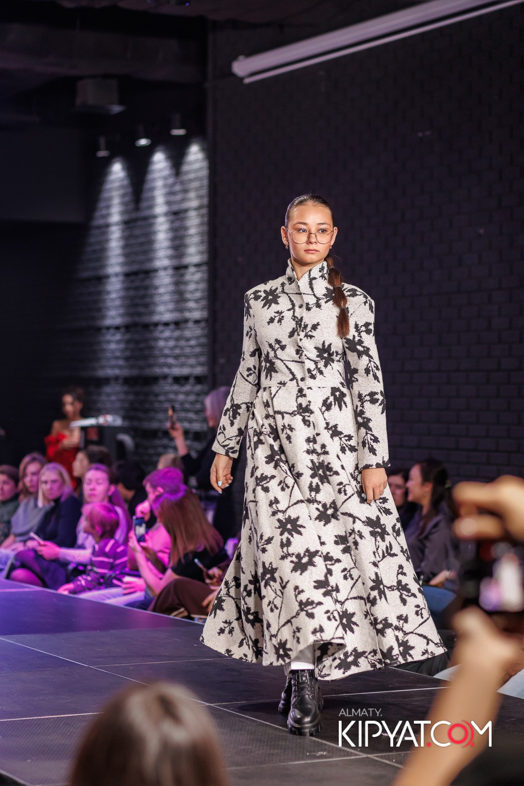 JUNIOR MODELS SHOW В РАМКАХ БЛАГОТВОРИТЕЛЬНОГО ПРОЕКТА МОДА ЗА СЧАСТЬЕ ДЕТЕЙ. КИПЯТКОМ АЛМАТЫ!